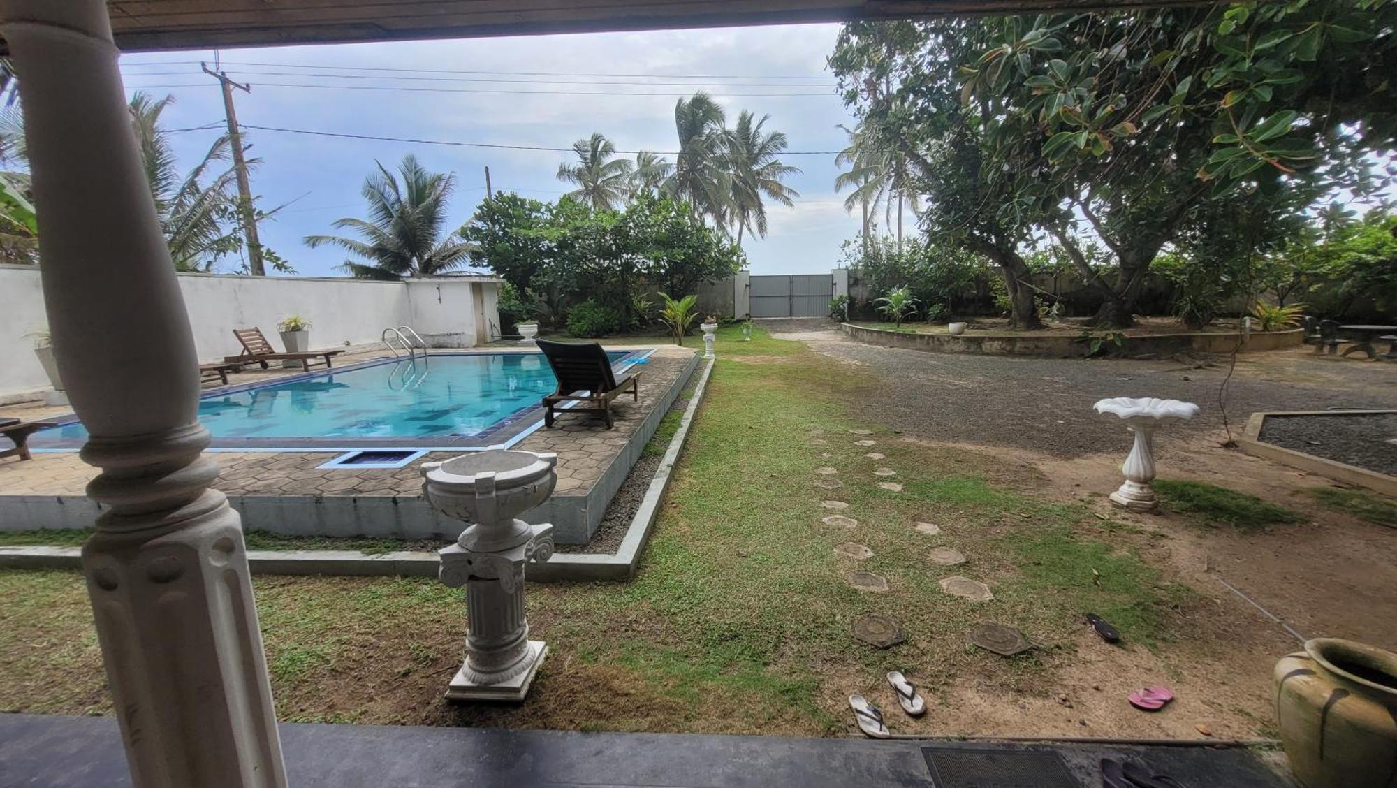 Villa Sea Sprays Hikkaduwa Extérieur photo
