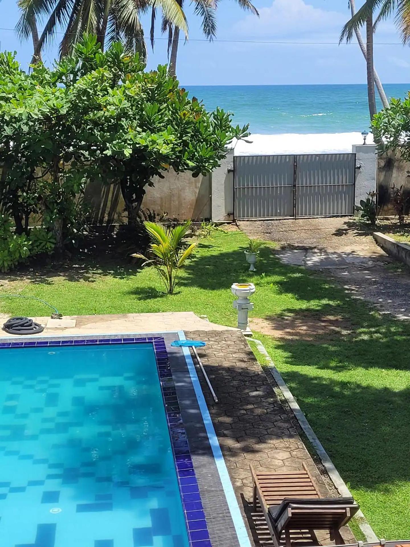 Villa Sea Sprays Hikkaduwa Extérieur photo