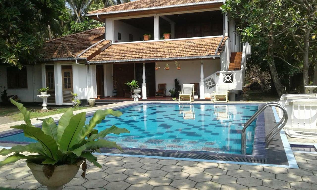 Villa Sea Sprays Hikkaduwa Extérieur photo